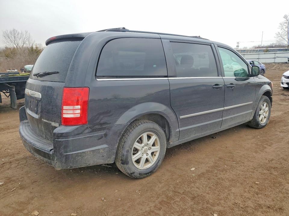 46915506 :رقم المزاد ، 2A4RR5D17AR113331 vin ، 2010 Chrysler Town & Country مزاد بيع