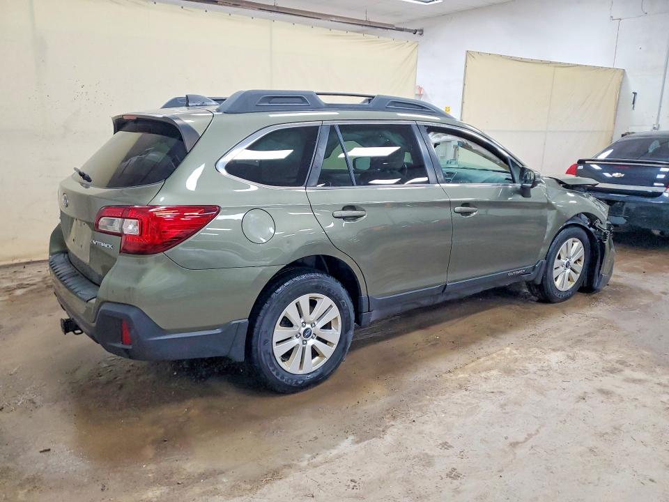 46343716 :رقم المزاد ، 4S4BSAFC9J3235020 vin ، 2018 Subaru Outback مزاد بيع
