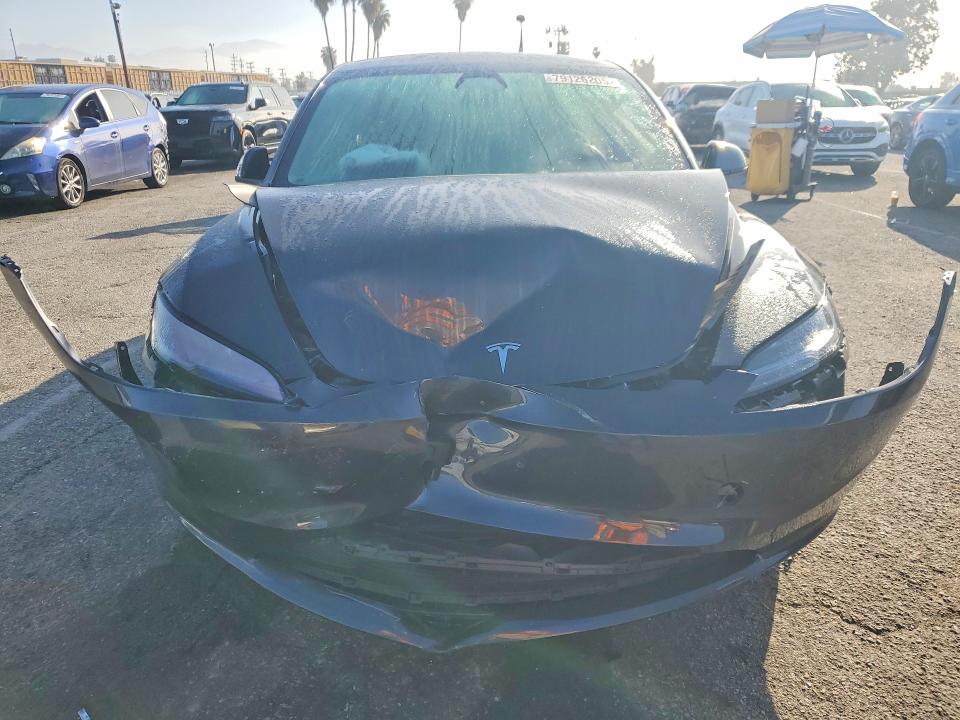 2025 Tesla Model 3 მანქანა იყიდება აუქციონზე, vin: 5YJ3E1EA8SF965232, აუქციონის ნომერი: 79126205