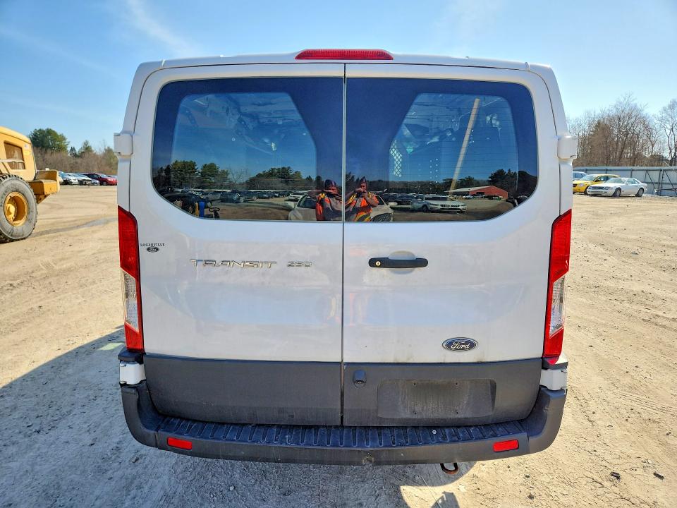 2022 Ford Transit მანქანა იყიდება აუქციონზე, vin: 1FTBR1Y86NKA38620, აუქციონის ნომერი: 45867516