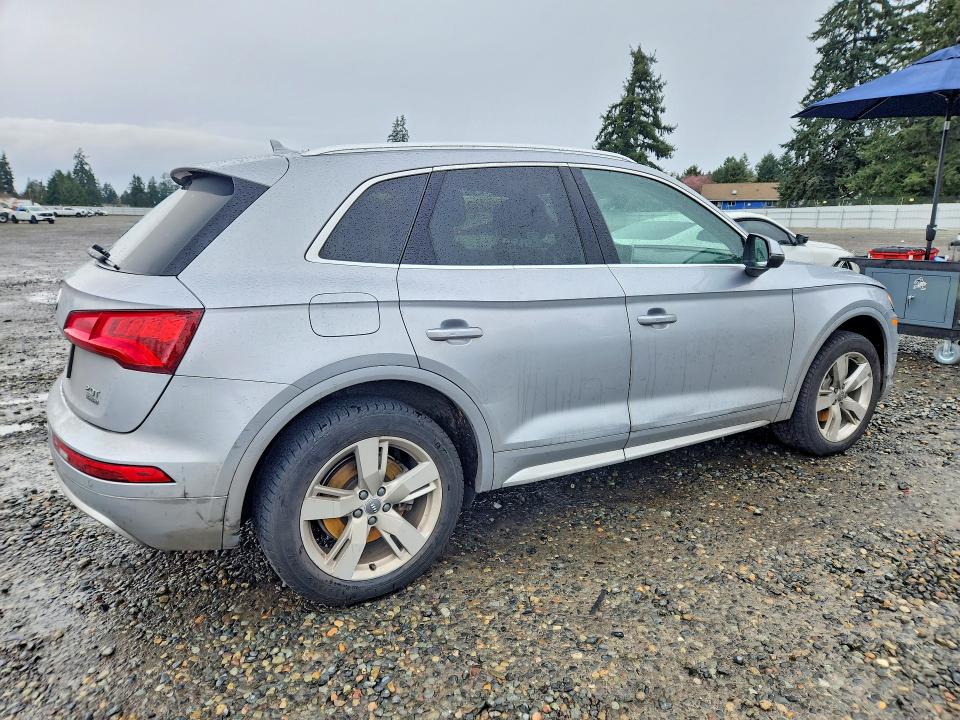 41671156 :رقم المزاد ، WA1BNAFY2J2242947 vin ، 2018 Audi Q5 مزاد بيع