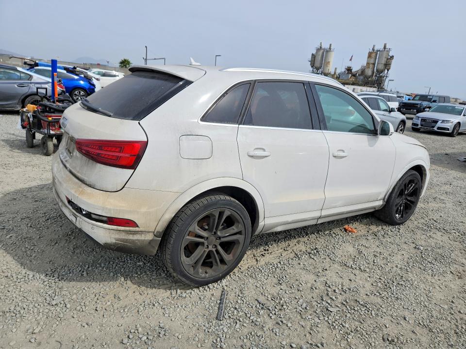 2016 Audi Q3 მანქანა იყიდება აუქციონზე, vin: WA1BFCFS3GR011026, აუქციონის ნომერი: 47996576