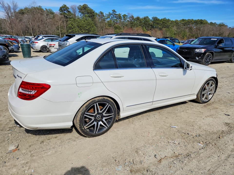 Продажа на аукционе авто 2014 Mercedes-benz C, vin: WDDGF8ABXEG232055, номер лота: 45512546