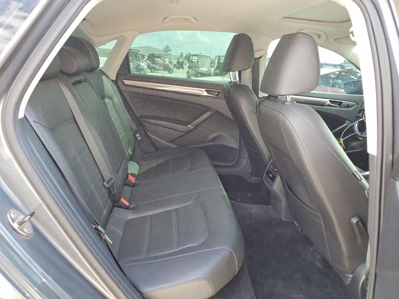 48265226 :رقم المزاد ، 1VWBA7A34JC007294 vin ، 2018 Volkswagen Passat مزاد بيع