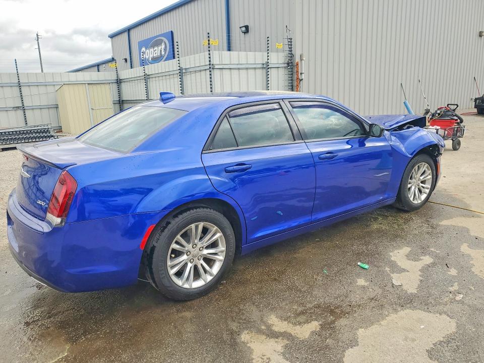 Продажа на аукционе авто 2018 Chrysler 300, vin: 2C3CCAAG0JH293972, номер лота: 45779736