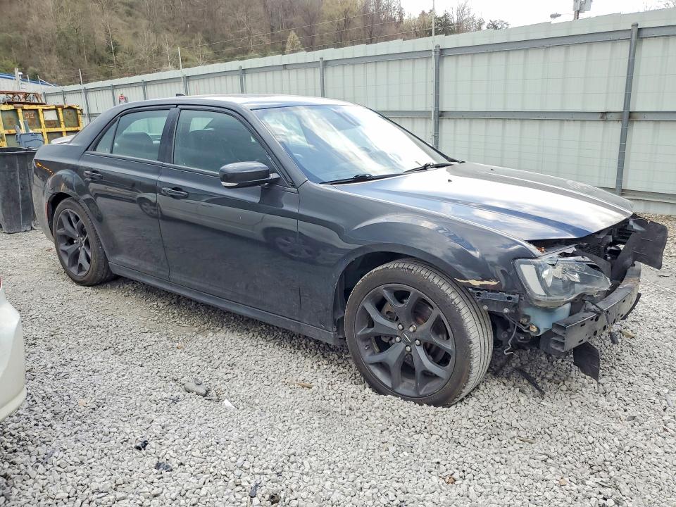 2021 Chrysler 300 მანქანა იყიდება აუქციონზე, vin: 2C3CCABT3MH585695, აუქციონის ნომერი: 41638546