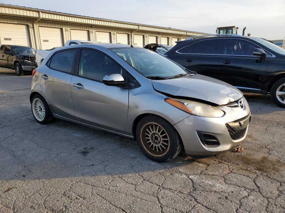 47104456 :رقم المزاد ، JM1DE1KZ1C0151051 vin ، 2012 Mazda Mazda2 مزاد بيع