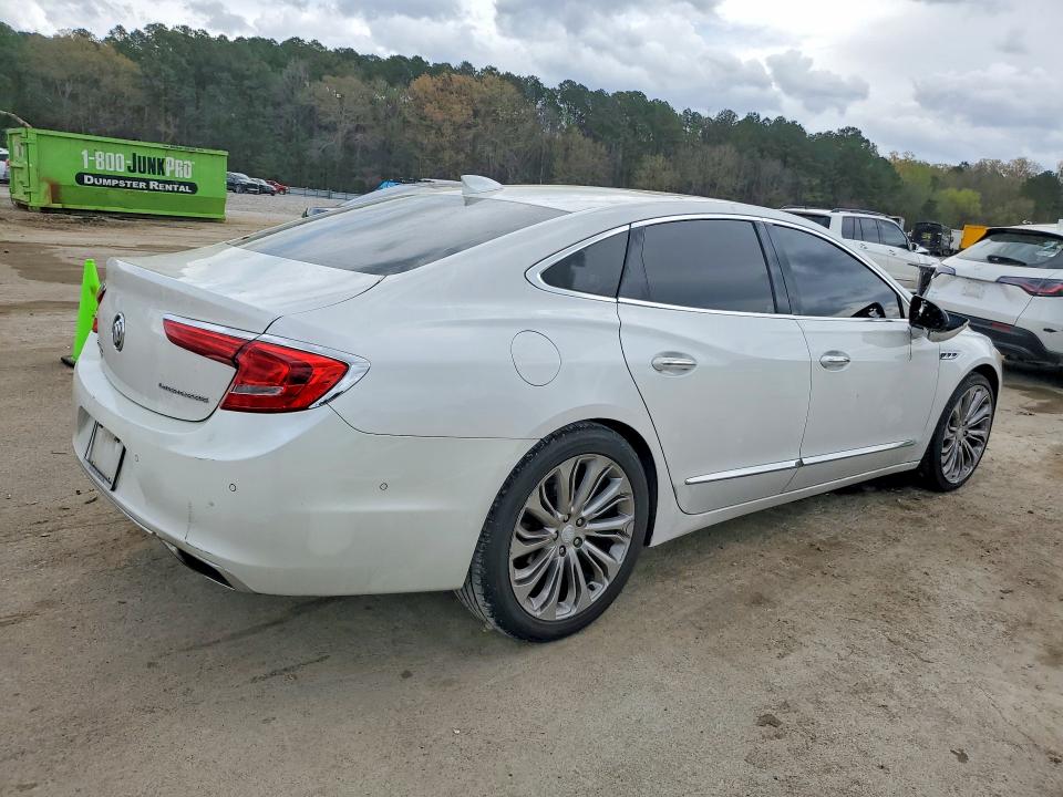 45782436 :رقم المزاد ، 1G4ZR5SS7HU125828 vin ، 2017 Buick Lacrosse مزاد بيع
