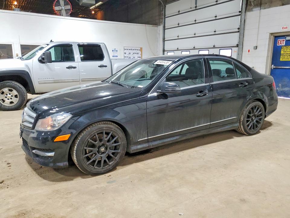 Продаж на аукціоні авто 2013 Mercedes-benz C, vin: WDDGF8AB0DR297435, номер лоту: 45465436