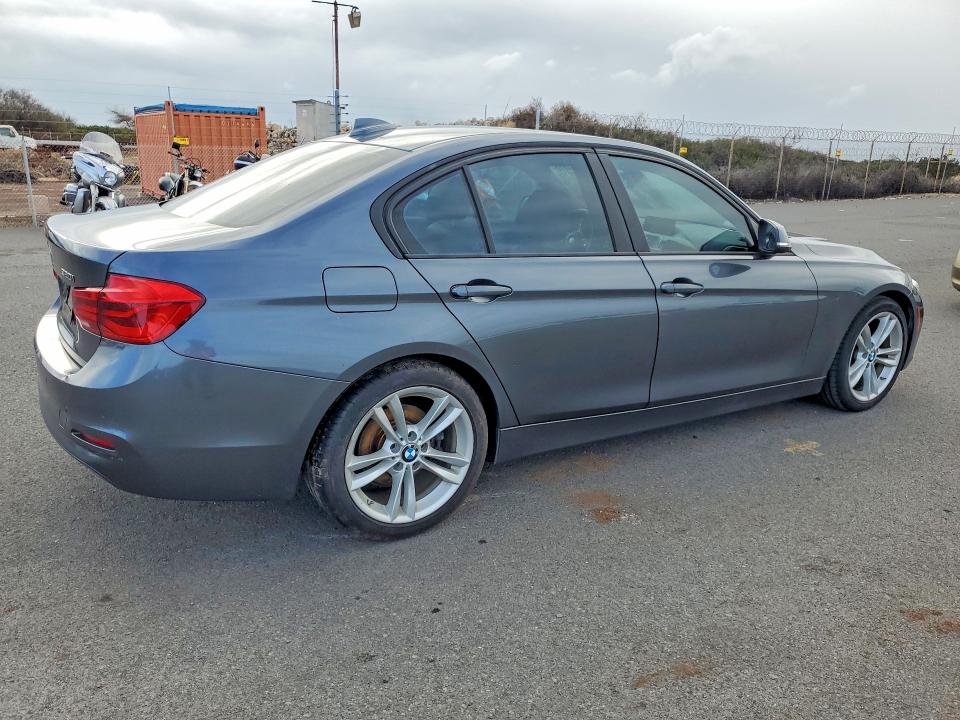 Продаж на аукціоні авто 2017 Bmw 320, vin: WBA8E1G58HNU15106, номер лоту: 47725916