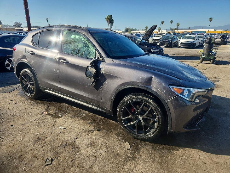 57138516 :رقم المزاد ، ZASPAJAN2L7C74055 vin ، 2020 Alfa Romeo Stelvio مزاد بيع