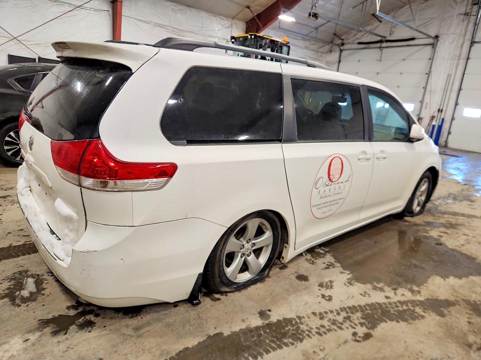 Aukcja sprzedaży 2011 Toyota Sienna, vin: 5TDKK3DC6BS040169, numer aukcji: 79829145