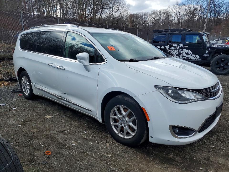 2020 Chrysler Pacifica მანქანა იყიდება აუქციონზე, vin: 2C4RC1BG1LR284215, აუქციონის ნომერი: 46145286