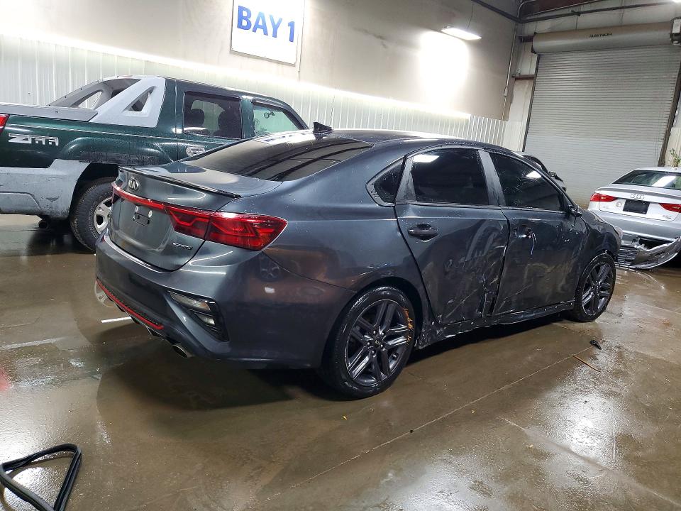 2021 Kia Forte მანქანა იყიდება აუქციონზე, vin: 3KPF34ADXME315962, აუქციონის ნომერი: 46013186