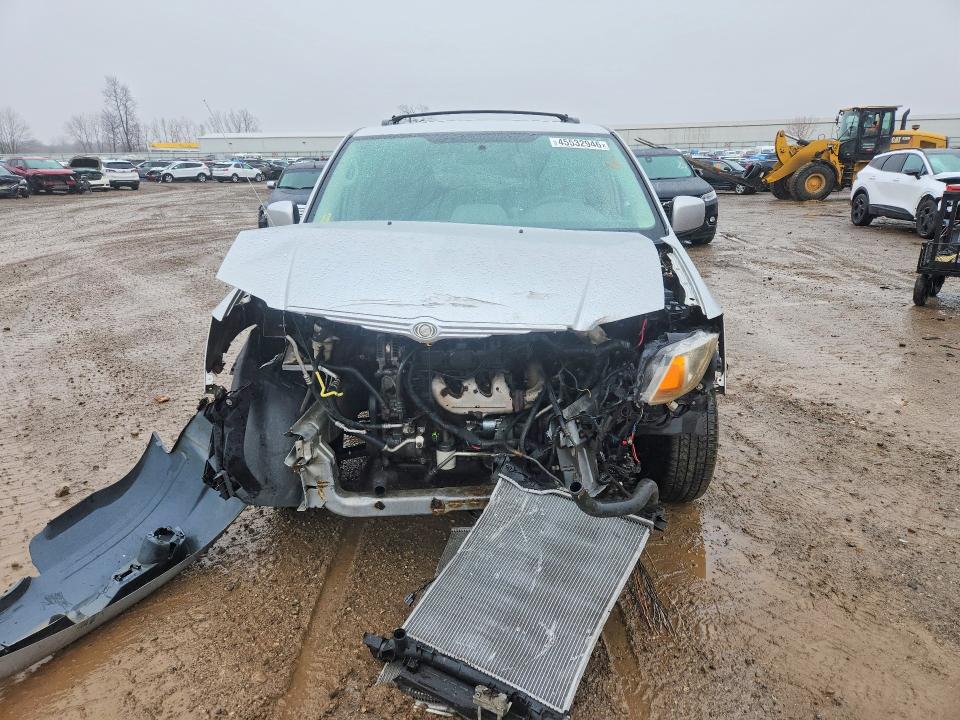 2010 Chrysler Town & Country მანქანა იყიდება აუქციონზე, vin: 2A4RR5D1XAR253812, აუქციონის ნომერი: 45532946