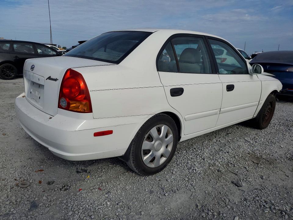 47601776 :رقم المزاد ، KMHCG45C55U594308 vin ، 2005 Hyundai Accent مزاد بيع