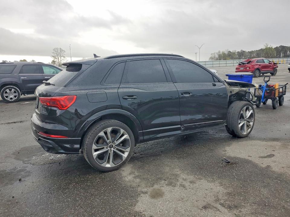 77869615 :رقم المزاد ، WA1EECF36M1021231 vin ، 2021 Audi Q3 مزاد بيع