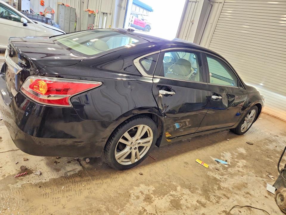 Продажа на аукционе авто 2015 Nissan Altima, vin: 1N4BL3AP6FC473184, номер лота: 79213145