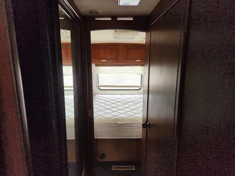 47640616 :رقم المزاد ، 1GBLP37J7T3301588 vin ، 1996 Winnibago Recreational Vehicle (rv) مزاد بيع