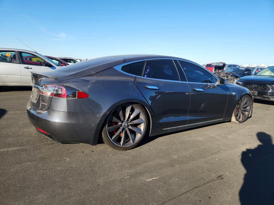 79977675 :رقم المزاد ، 5YJSA1E44GF146906 vin ، 2016 Tesla Model S مزاد بيع