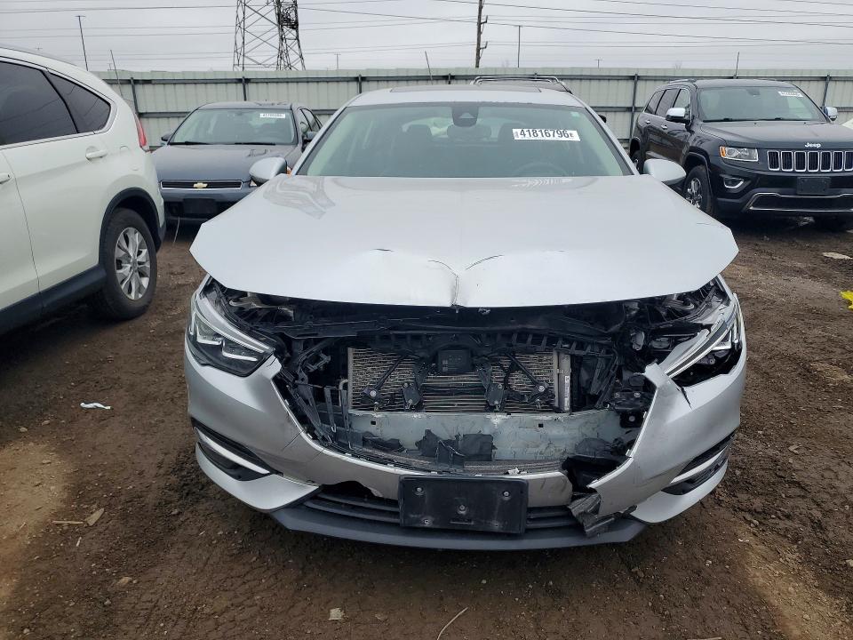 41816796 :رقم المزاد ، W04GR6SX9J1099487 vin ، 2018 Buick Regal مزاد بيع