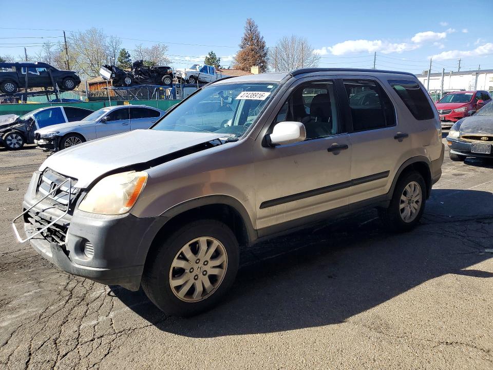 2005 Honda Cr-v მანქანა იყიდება აუქციონზე, vin: JHLRD78805C021163, აუქციონის ნომერი: 47438916