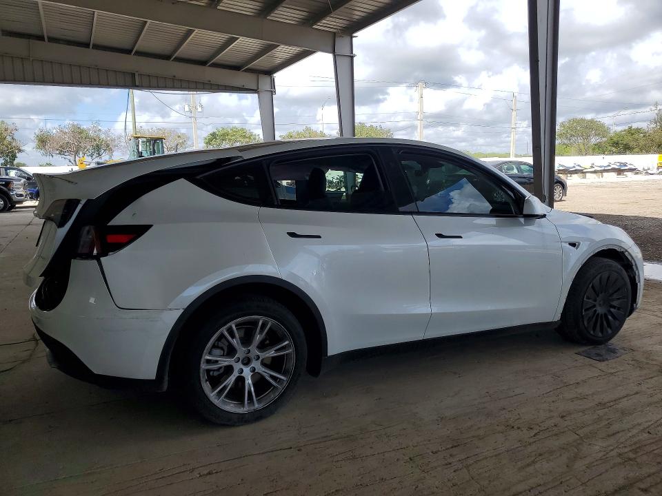 Продажа на аукционе авто 2024 Tesla Model Y, vin: 7SAYGDEEXRA263976, номер лота: 79632745