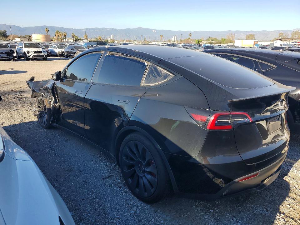 2024 Tesla Model Y მანქანა იყიდება აუქციონზე, vin: 7SAYGDEF1RF051379, აუქციონის ნომერი: 74260155