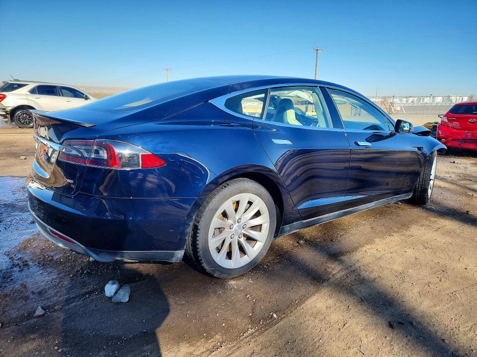 41800406 :رقم المزاد ، 5YJSA1DP0DFP06878 vin ، 2013 Tesla Model S مزاد بيع