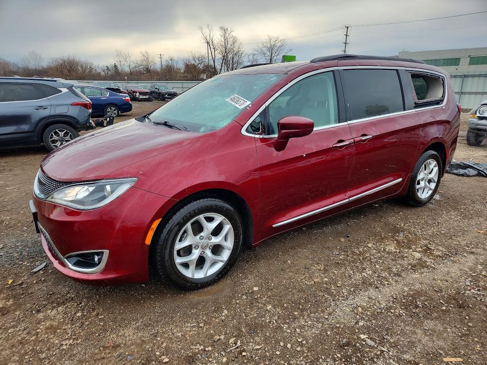 46036576 :رقم المزاد ، 2C4RC1BG3HR584393 vin ، 2017 Chrysler Pacifica مزاد بيع