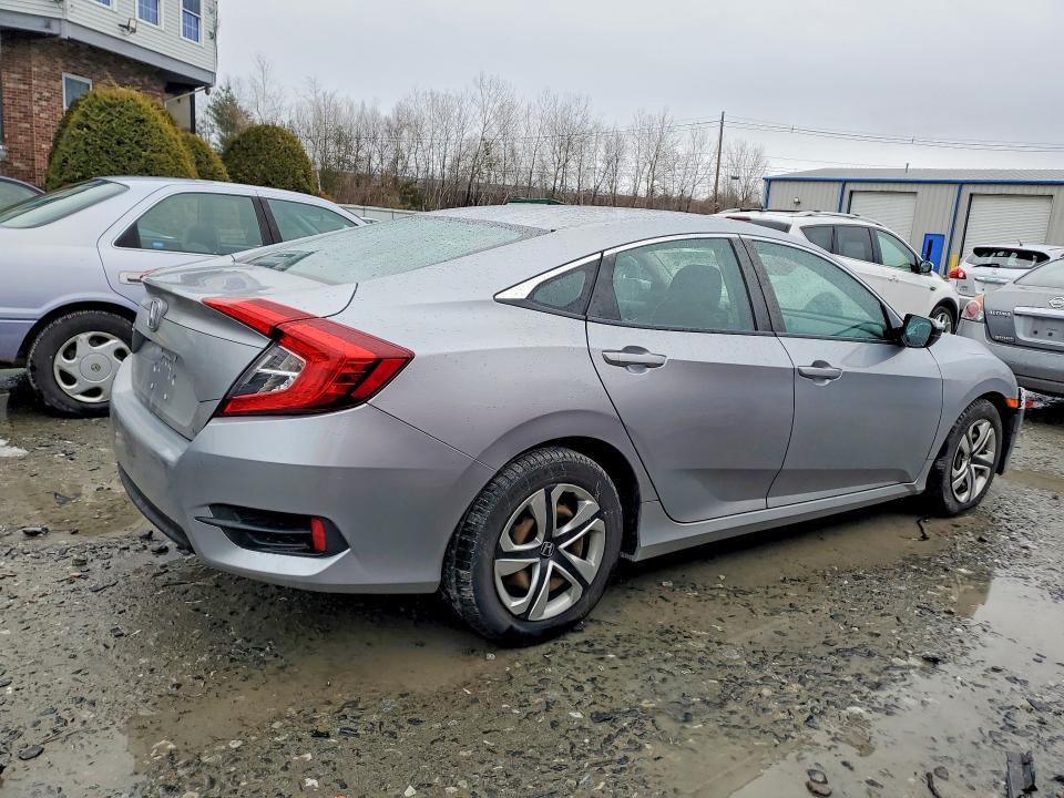 45524876 :رقم المزاد ، 2HGFC2F57JH577963 vin ، 2018 Honda Civic مزاد بيع