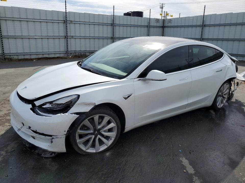 41811826 :رقم المزاد ، 5YJ3E1EA8LF802470 vin ، 2020 Tesla Model 3 مزاد بيع