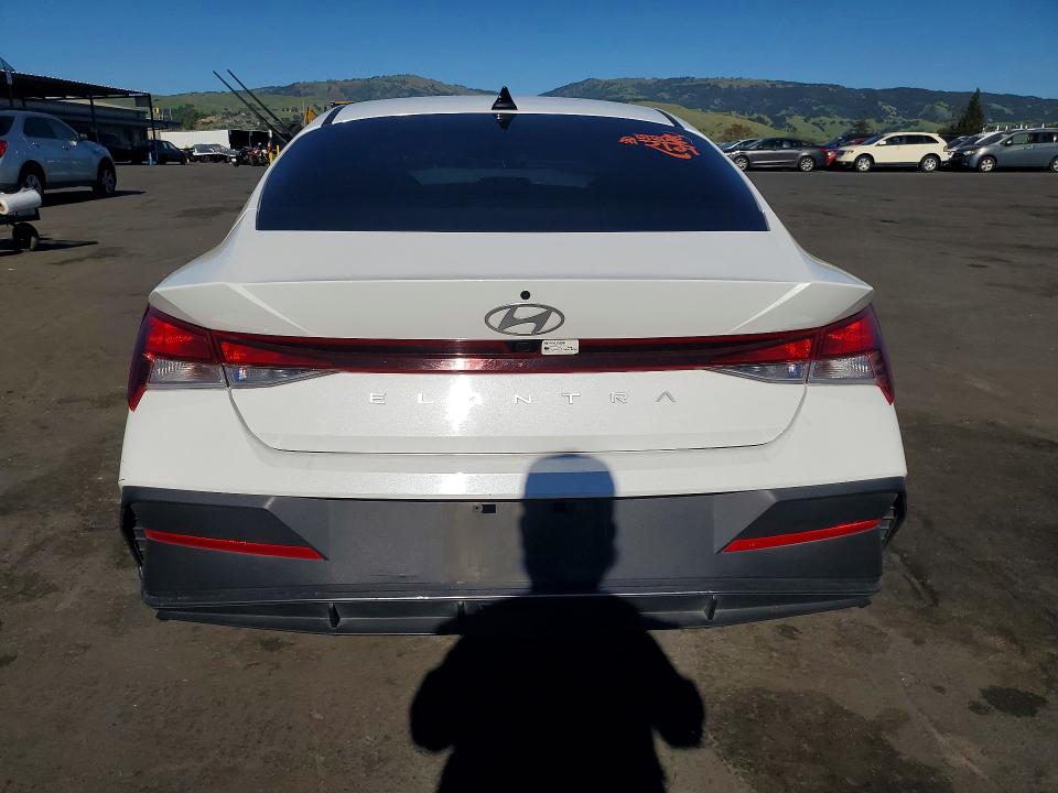 2024 Hyundai Elantra მანქანა იყიდება აუქციონზე, vin: KMHLM4DG5RU762869, აუქციონის ნომერი: 47140766