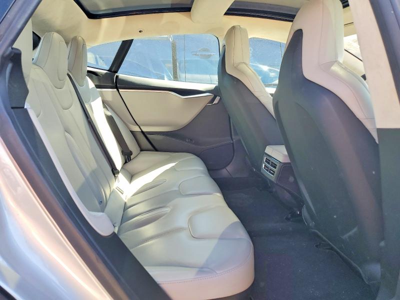 46543546 :رقم المزاد ، 5YJSA1E26FF113287 vin ، 2015 Tesla Model S مزاد بيع