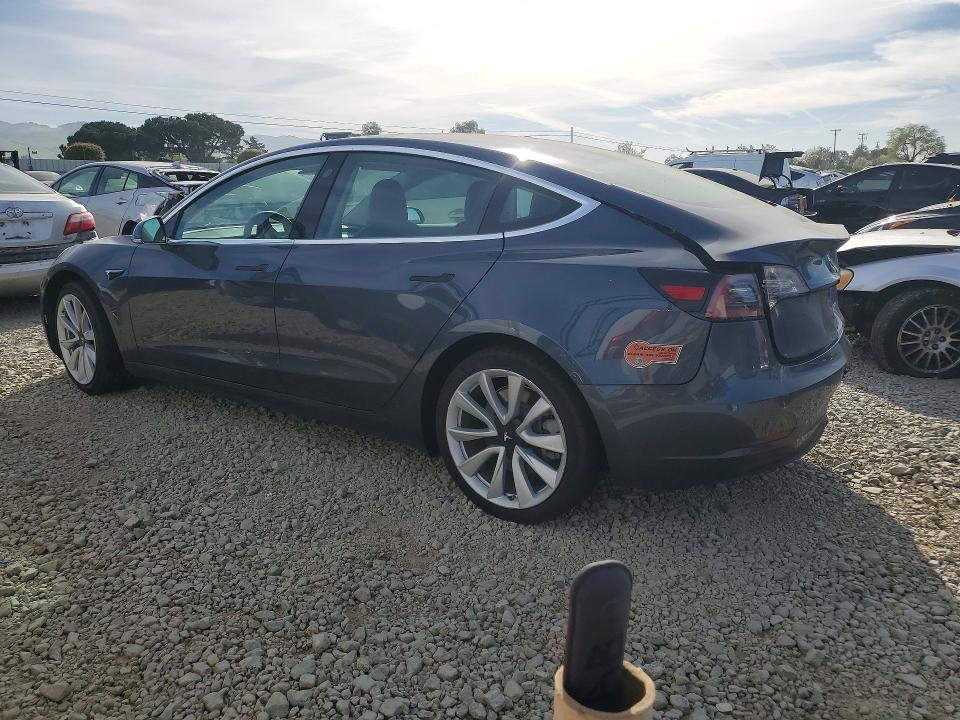 45878166 :رقم المزاد ، 5YJ3E1EBXLF620214 vin ، 2020 Tesla Model 3 مزاد بيع