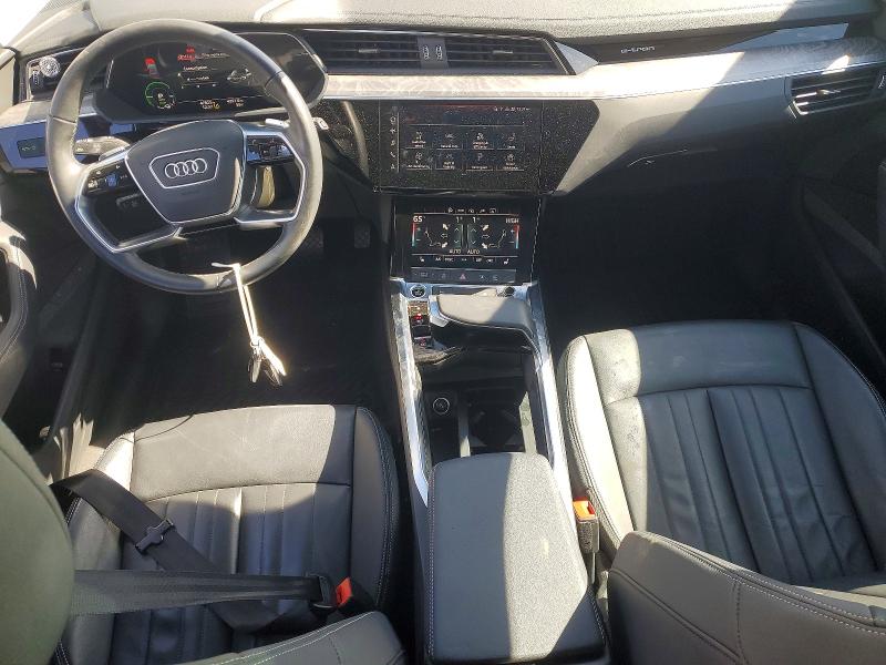 47777686 :رقم المزاد ، WA1AAAGE2NB043236 vin ، 2022 Audi E-tron مزاد بيع