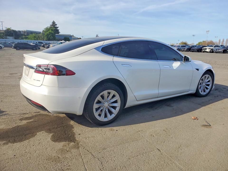 41607256 :رقم المزاد ، 5YJSA1E2XKF312546 vin ، 2019 Tesla Model S مزاد بيع