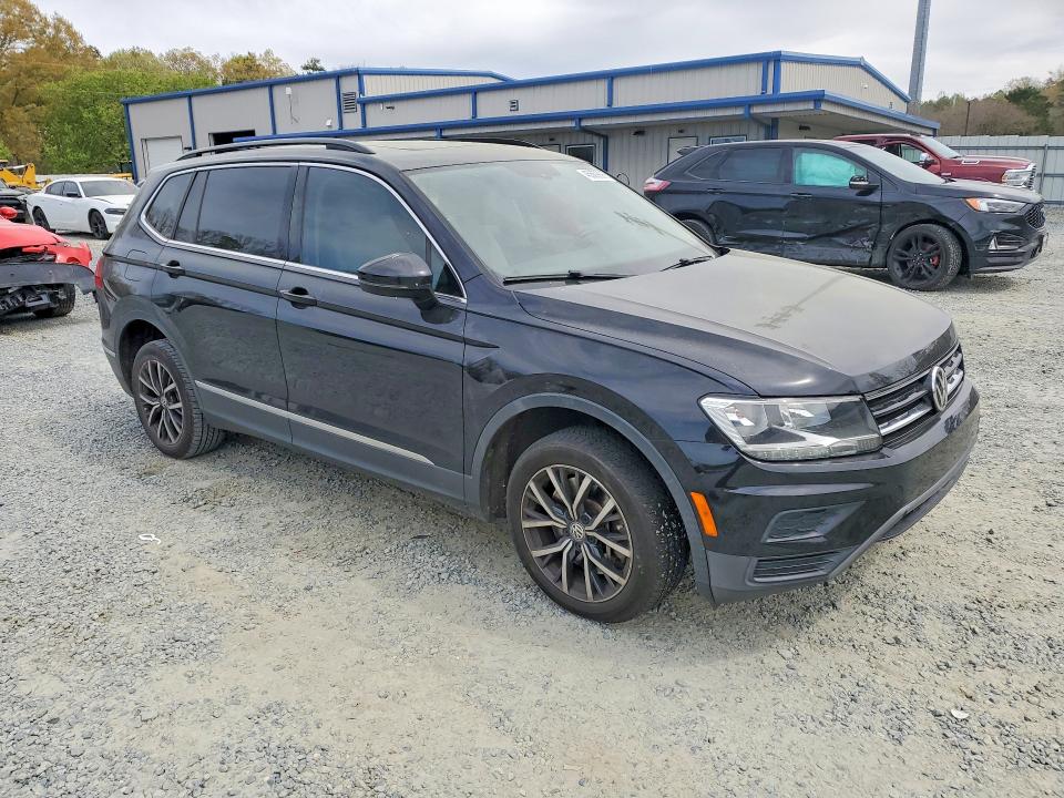 Продажа на аукционе авто 2018 Volkswagen Tiguan, vin: 3VV3B7AX5JM220357, номер лота: 45669996