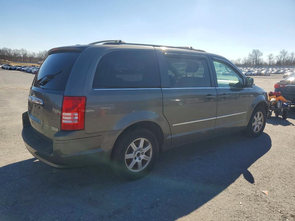 45666656 :رقم المزاد ، 2A4RR5D11AR270918 vin ، 2010 Chrysler Town & Country مزاد بيع