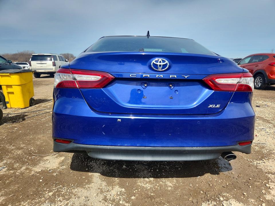 Продажа на аукционе авто 2018 Toyota Camry, vin: 4T1B11HK8JU537335, номер лота: 46813256