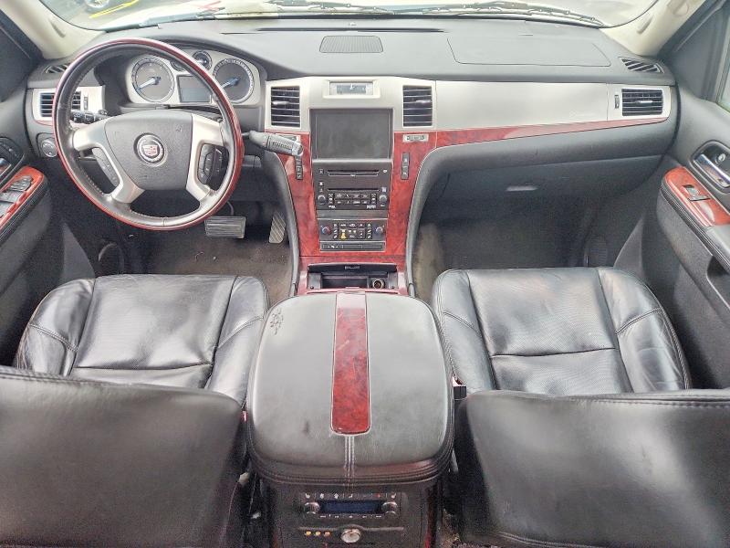 2010 Cadillac Escalade მანქანა იყიდება აუქციონზე, vin: 1GYUKAEF3AR101569, აუქციონის ნომერი: 47805186