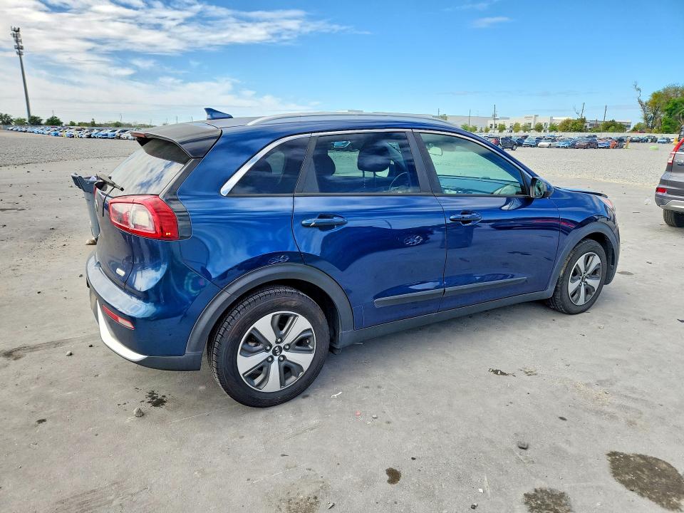46750906 :رقم المزاد ، KNDCB3LC1J5108548 vin ، 2018 Kia Niro مزاد بيع