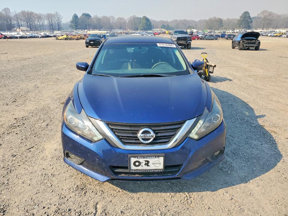 2017 Nissan Altima მანქანა იყიდება აუქციონზე, vin: 1N4AL3AP3HC165159, აუქციონის ნომერი: 47018466