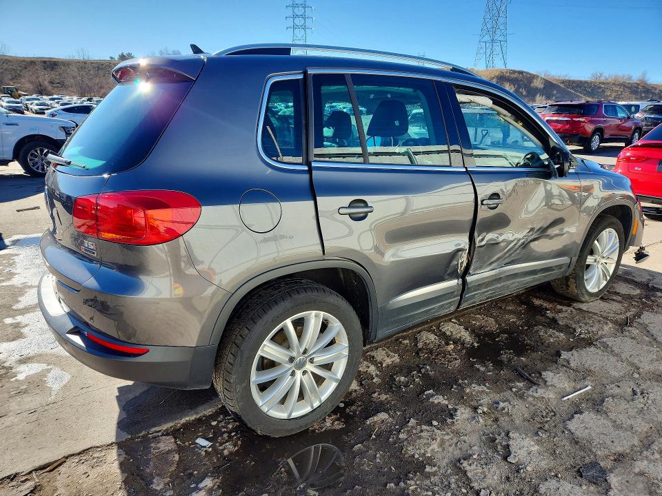 2016 Volkswagen Tiguan მანქანა იყიდება აუქციონზე, vin: WVGBV7AX1GW510875, აუქციონის ნომერი: 45870826