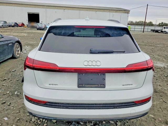 2021 Audi E-tron მანქანა იყიდება აუქციონზე, vin: WA1LAAGE7MB027265, აუქციონის ნომერი: 47544696