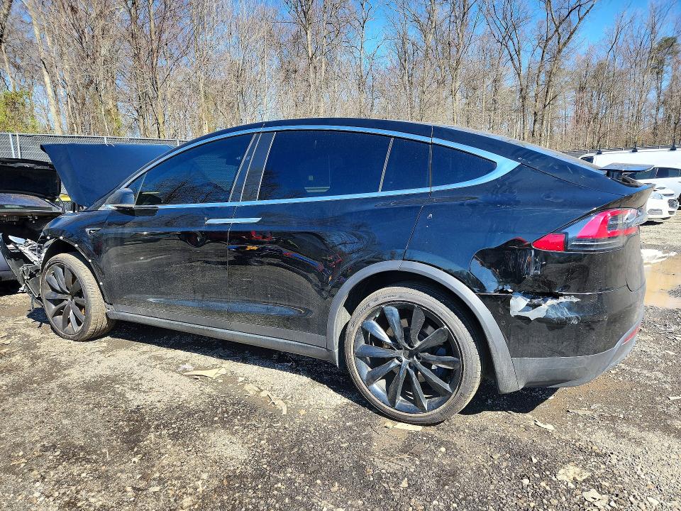 Продажа на аукционе авто 2019 Tesla Model X, vin: 5YJXCBE2XKF180202, номер лота: 46859316