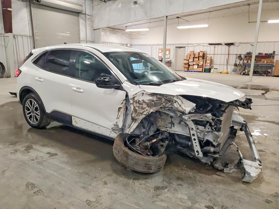 47922176 :رقم المزاد ، 1FMCU9H6XNUA56361 vin ، 2022 Ford Escape مزاد بيع
