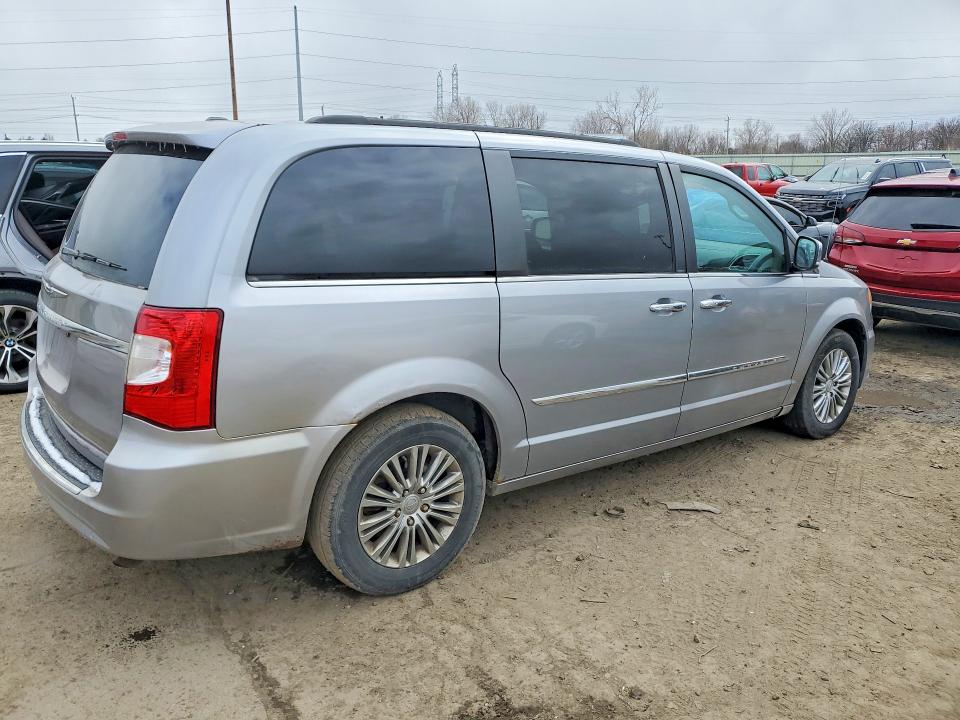 45951416 :رقم المزاد ، 2C4RC1CG3DR758097 vin ، 2013 Chrysler Town & Country مزاد بيع