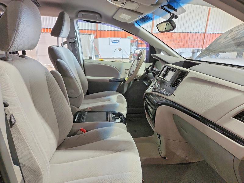 78902355 :رقم المزاد ، 5TDJK3DC0DS056365 vin ، 2013 Toyota Sienna مزاد بيع