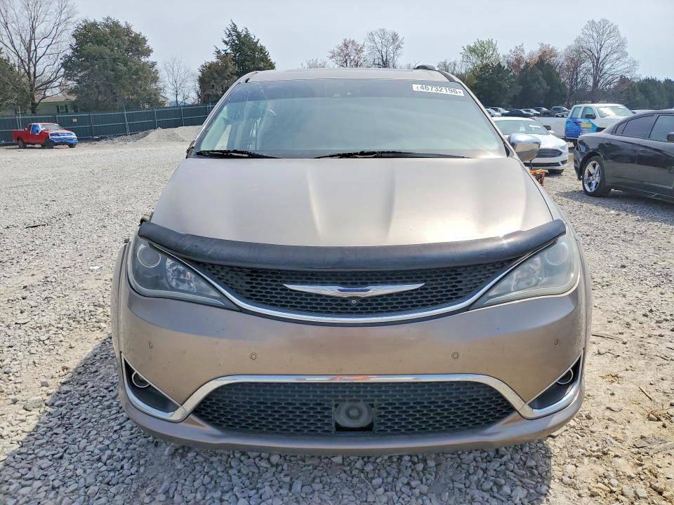 46732196 :رقم المزاد ، 2C4RC1GG9HR744415 vin ، 2017 Chrysler Pacifica مزاد بيع